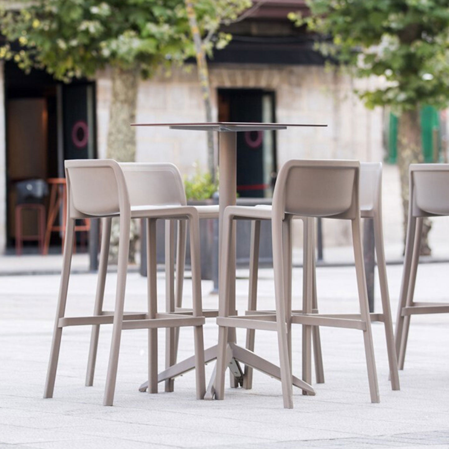 Quatro Bar Table SQ28"